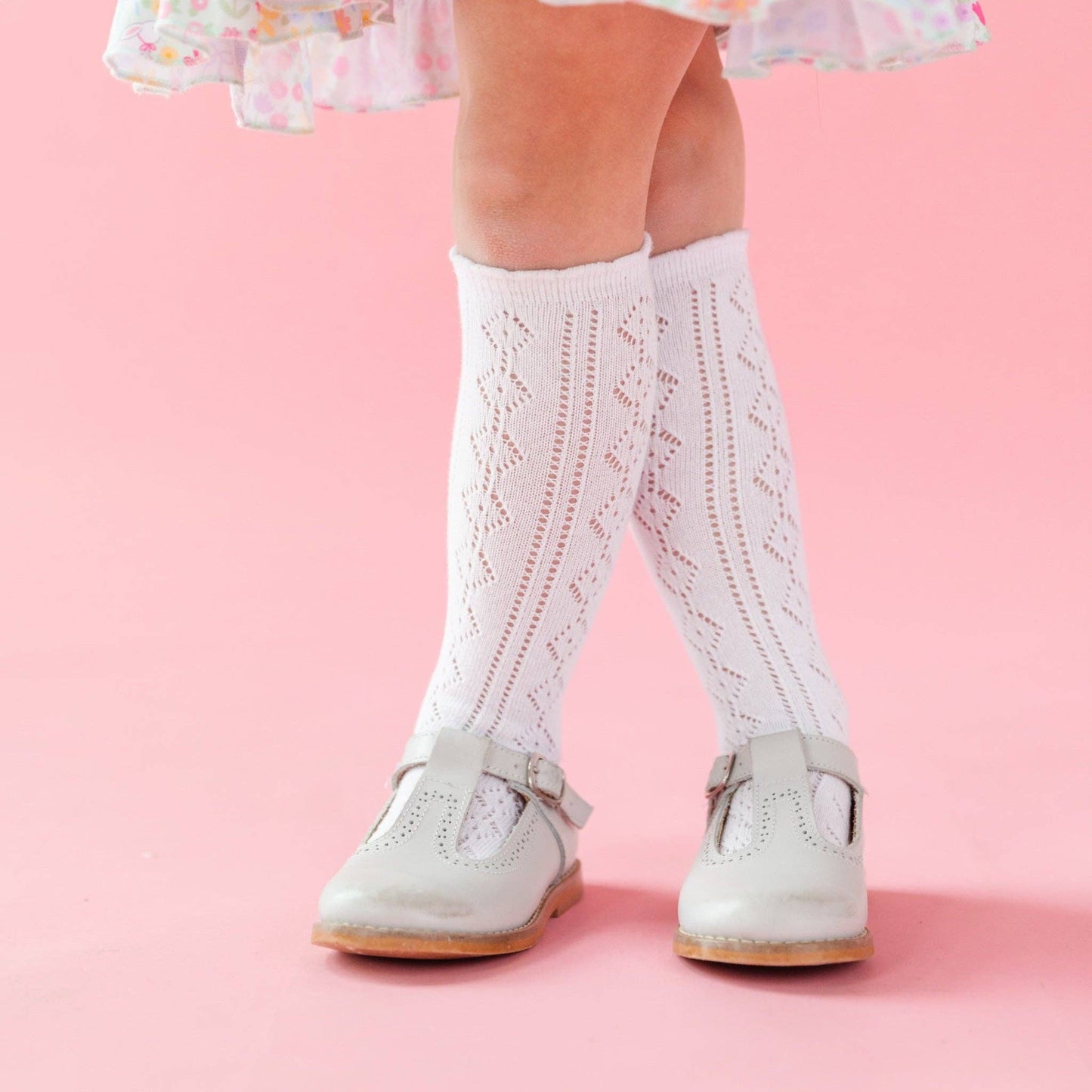 Scalloped Fancy Knee High Socks: White